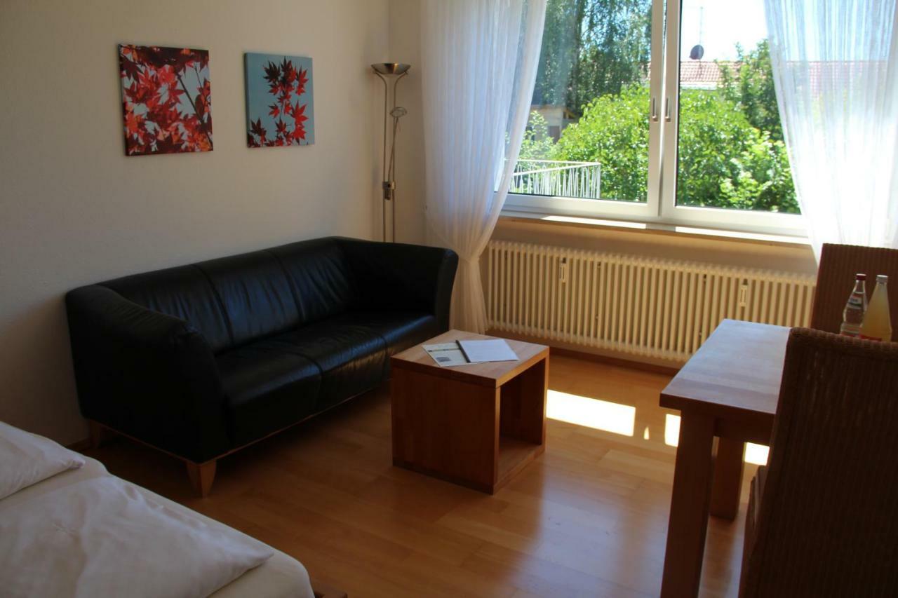 Ferienwohnungen Der Loewen Hagnau Exterior foto